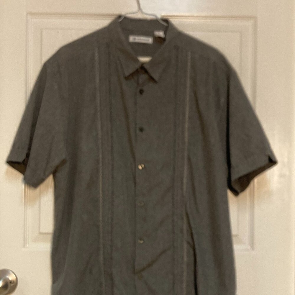 Men's shirt by Cubavera casual button down short sleeve gray sze XL
